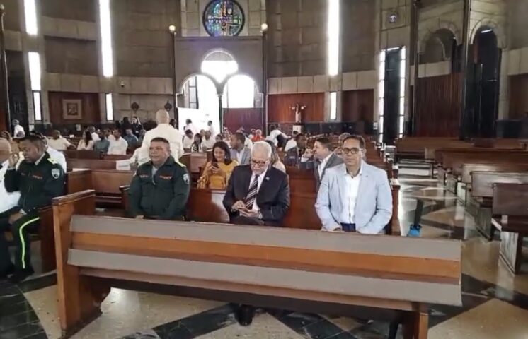 Autoridades municipales dan inicio a la toma de posesión en La Vega