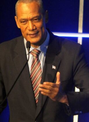 Payano lamenta fallecimiento del Dr. Franklin Almeyda; recuerda el trabajo hizo con jóvenes en Barrio Seguro