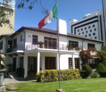 México vive con asombro y llamados a la prudencia insólito asalto a su Embajada en Ecuador