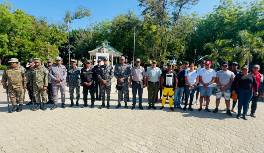Realizan jornada de limpieza, ornato y desarrabalización en parques de Dajabón