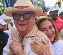 Hipólito y Carolina Mejía reciben del Frente Agropecuario del PRM a decenas de dirigentes del PLD y la FP