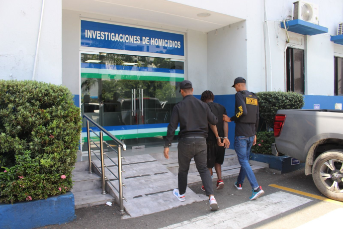 Tras ser perseguido por la PN, prófugo decide entregarse por muerte de hombre en Boca Chica