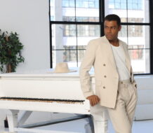 Cristian Allexis promueve bachata “Lamento decirte” y lanza video