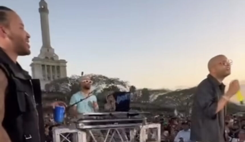 Prince Royce reúne a miles en el Monumento de Santiago