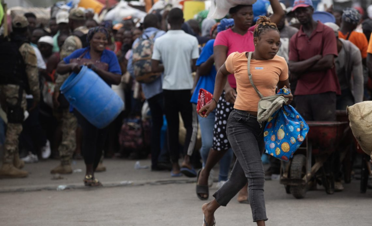 Haitianos en suelo dominicano confían más en la providencia que en política ante la crisis