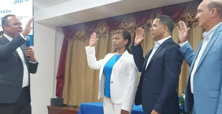 Presidente de País Posible proclama tres candidatos a diputados de Ultramar