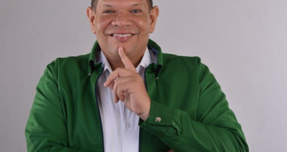 Carlos Guzmán renuncia de la Fuerza del Pueblo