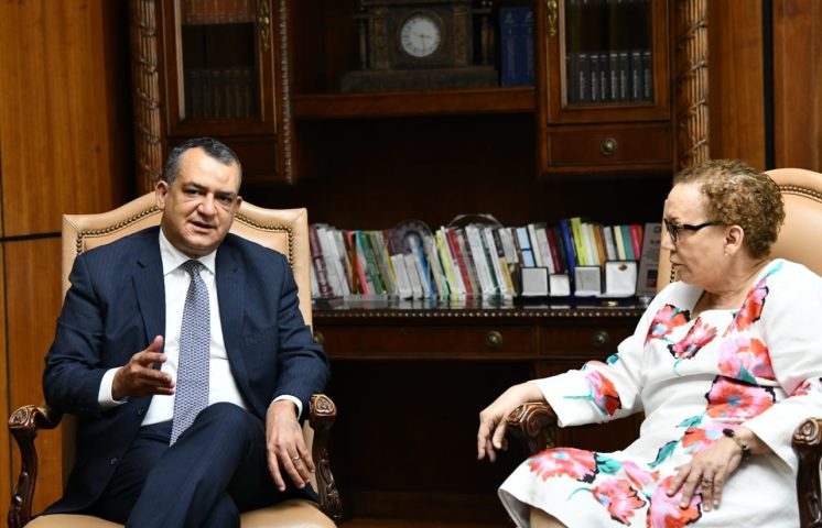 Pleno de la JCE y la PGR hablan en reunión acciones contra crímenes y delitos electorales