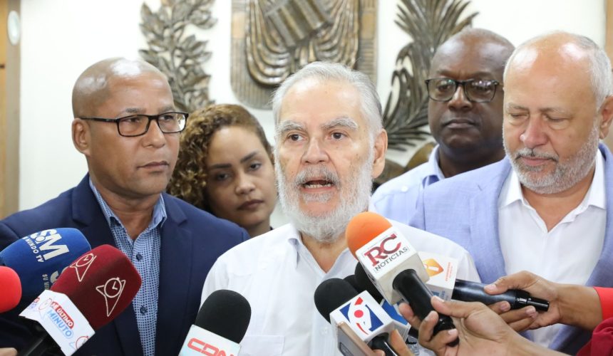 PRM entrega programa de gobierno ante la Junta Central Electoral