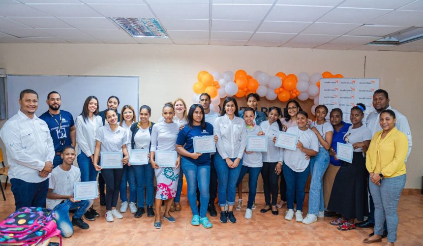 Humano de Corazón dona 600 mil pesos a World Vision para iniciativa enfocada en jóvenes de Miches