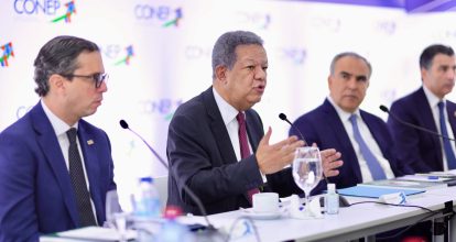 Leonel Fernández le presenta su programa de gobierno al CONEP