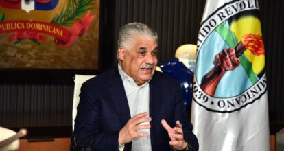 Miguel Vargas: “Presión factores de poder y de la oposición llevan gobierno a legalidad”