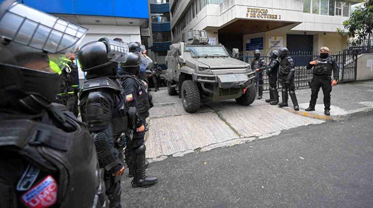 Expresidentes rechazan «atentado» contra embajada en Ecuador y asilo político de México