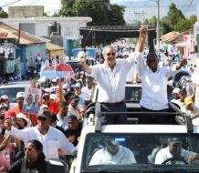 Abinader encabeza multitudinaria marcha caravana en San Juan