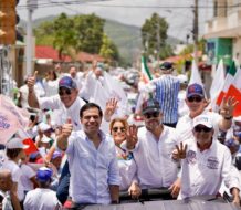 Roberto Ángel cierra, junto a los candidatos provinciales, la campaña en Ocoa con impresionante caravana