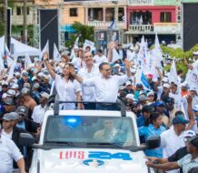 Abinader y el PRM cerrarán en grande con 32 caravanas simultáneas este fin de semana