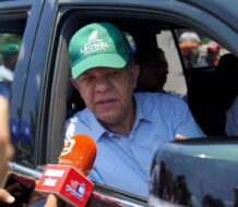 Leonel durante caravana en La Vega: “Fuerza del Pueblo está teniendo un respaldo fenomenal”