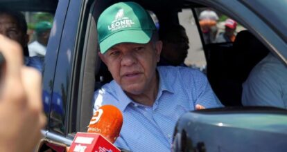 Leonel durante caravana en La Vega: “Fuerza del Pueblo está teniendo un respaldo fenomenal”