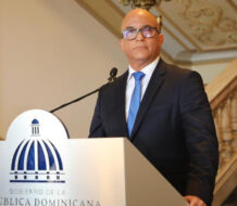 Presidencia informa Abinader visitará esta noche a los candidatos presidenciales LF y AM