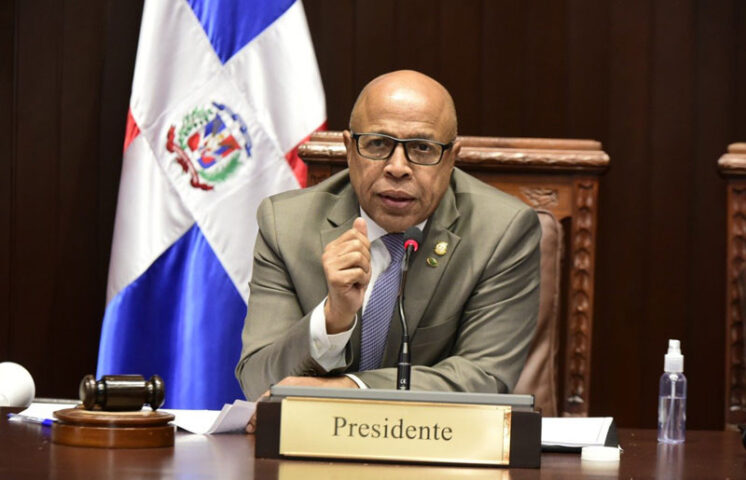 Alfredo Pacheco plantearía reducción de legisladores en Cámara de Diputados