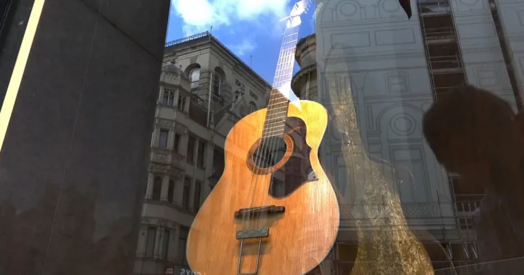 La guitarra perdida de John Lennon reaparece para batir récords de subasta