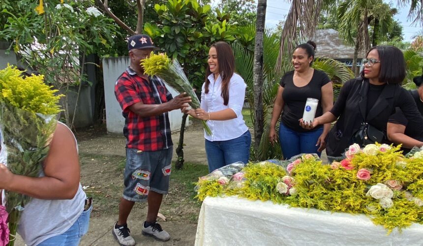 Alcaldesa Betty Gerónimo recorre cementerios con motivo al Día de las Madres