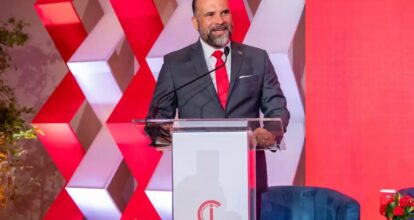 César Iglesias distribuirá 1,200 millones de pesos entre sus accionistas