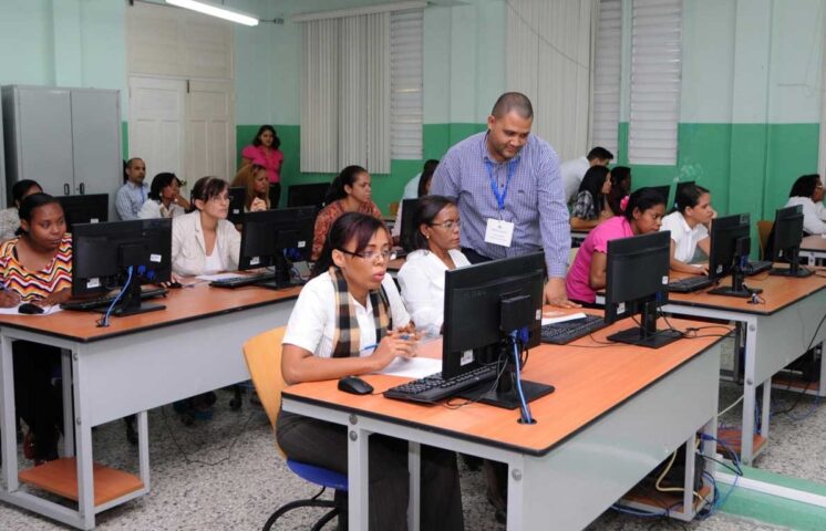 Casi 50 mil se registran en el Concurso de Oposición Docente Focalizado 2024