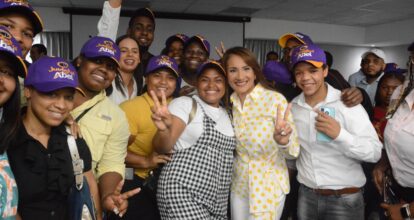 Jóvenes con Abel participan en encuentro con Zoraima Cuello y Juan Ariel Jiménez