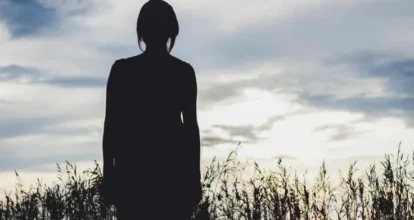 Rescatan en España adolescente que vivió aislada en un bosque suizo