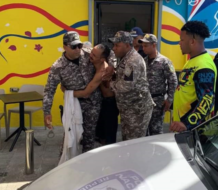 Apresan hombre armado que se atrincheró en una tienda de Puerto Plata