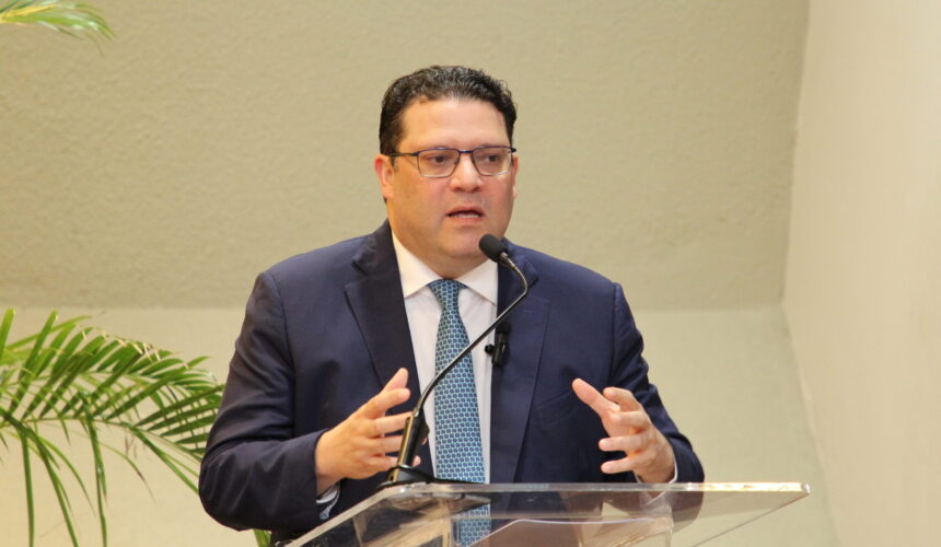 Sanz Lovatón: La gente quiere seguir con el cambio que representa Luis Abinader