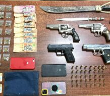 PN y MP incautan armas de fuego ilegales, drogas y diversas municiones en Santiago