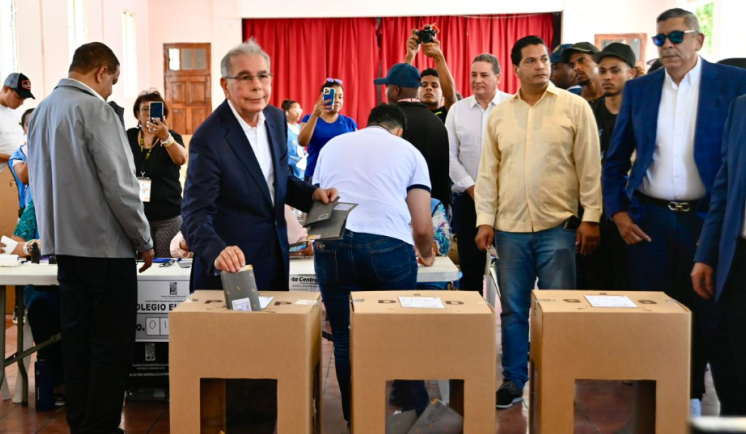 Danilo Medina sobre las elecciones: Ha habido muchas anomalías