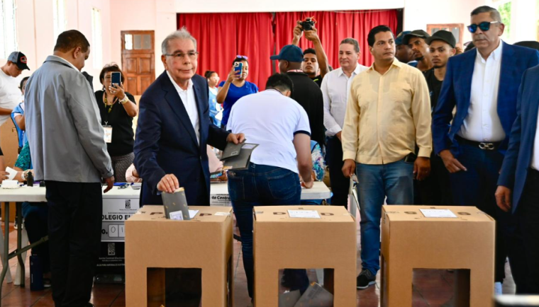 Danilo Medina sobre las elecciones: Ha habido muchas anomalías