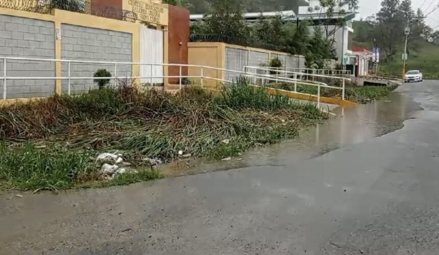 Lluvias generan inundaciones urbanas en comunidades del Municipio de Constanza