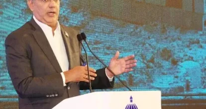 Abinader justifica porqué antes criticaba falta de equilibrio en el Congreso y ahora quiere mayoría