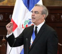 Luis Abinader votará este domingo a las 10:30 a.m. en el Colegio Babeque