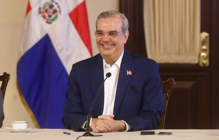Luis Abinader gana reelección con 59.24% de los votos