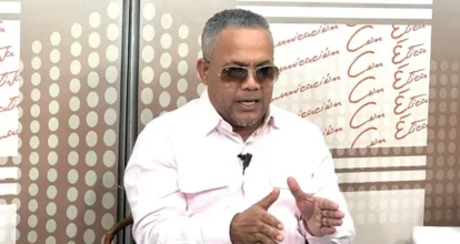Héctor Acosta revela en concierto de PR que fue diagnosticado con cáncer