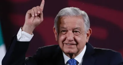 López Obrador anuncia un aumento salarial del 10 % para los maestros de México