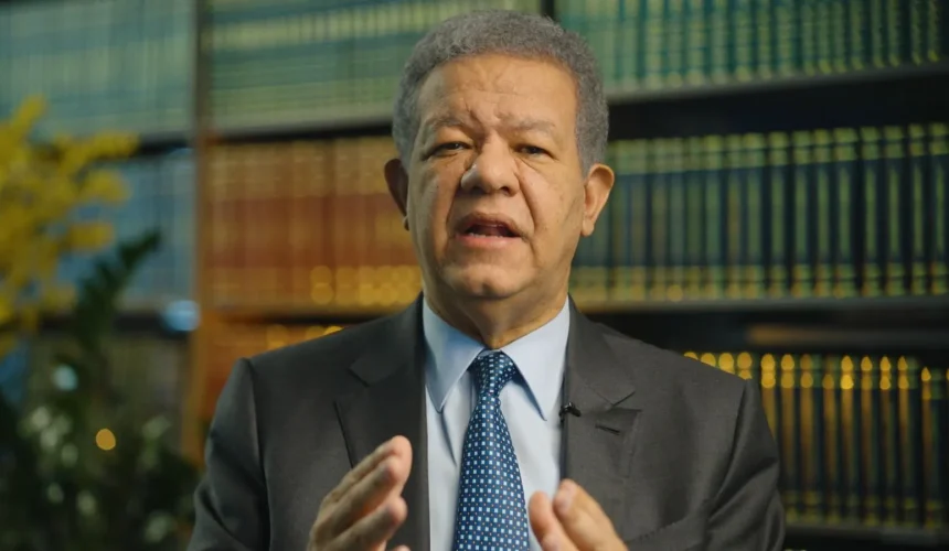 Leonel dice que tarjeta Supérate permite escándalos