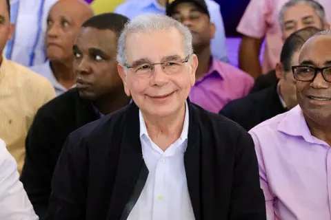Danilo llama al pueblo a acudir en masa a las urnas: 
