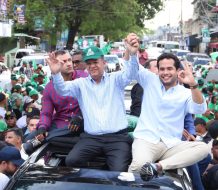 Tras marcha-caravana en el DN, Leonel proclama: “Ya sí podemos decir que podemos ganar en la primera vuelta”