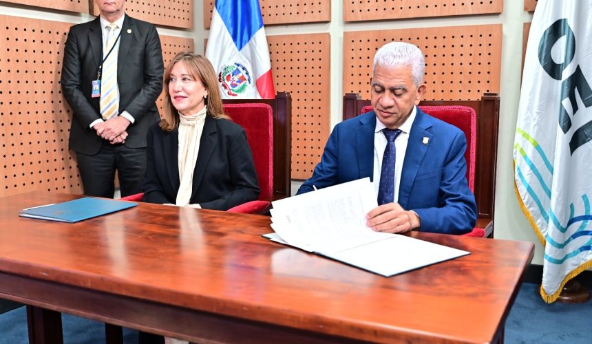 Senado y OEI firman acuerdo para capacitar nuevos senadores y formar a sus colaboradores