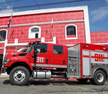 911 entrega segundo camión de última generación al Cuerpo de Bomberos de La Vega