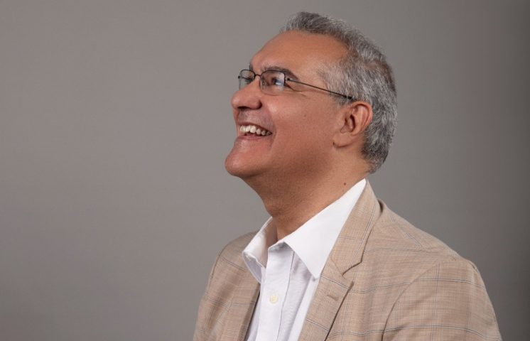 Candidato Tomas Hungría propone reducción del itbis