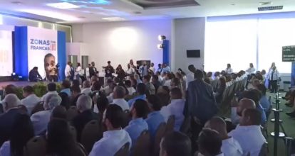 Abinader recibe apoyo de trabajadores de zonas francas del Cibao; Vicepresidenta y Bisonó encabezan actividad