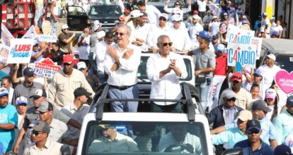 Luis Abinader realiza marchas caravanas en las provincias Duarte y Hermanas Mirabal