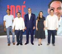 Abinader recibe respaldo del comunicador y político José Laluz